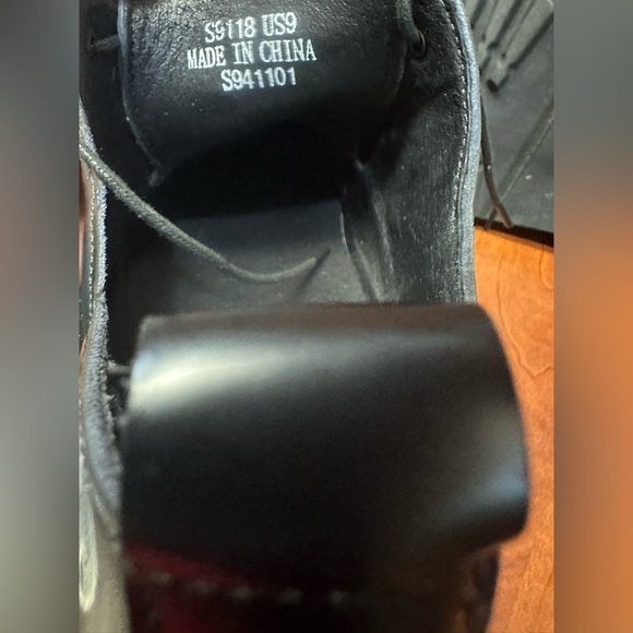 CALTO
Classic Black Oxfords with Polished Leather Finish - Picture 4 of 11